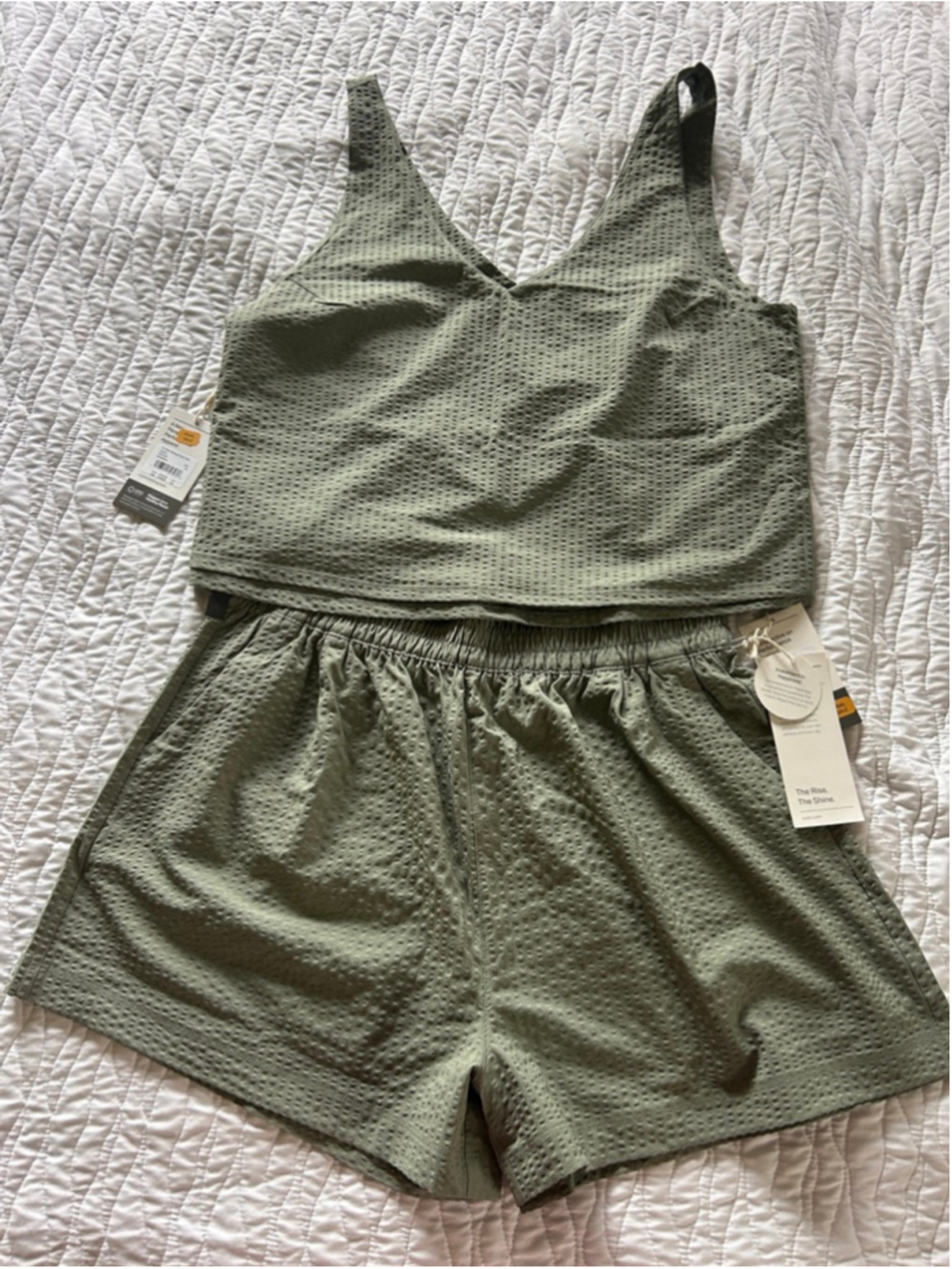 Women's Vuori Villa Textured Crop Tank M and Matching Shorts L Laurel Green - Picture 9 of 13